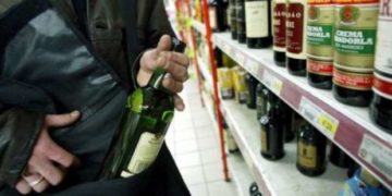 Avola, furto al supermercato: interviene un Carabiniere fuori servizio