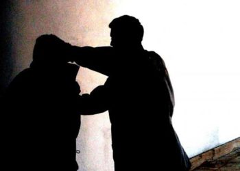 Avola, figlio sospeso: il padre aggredisce il dirigente scolastico