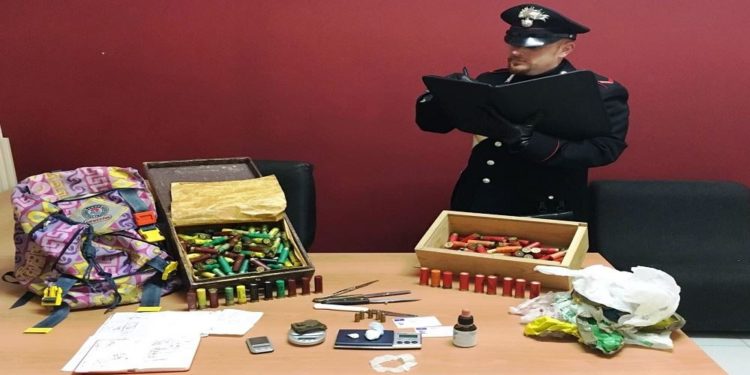 Avola, nascondeva in casa droga e munizioni: 43enne finisce ai domiciliari