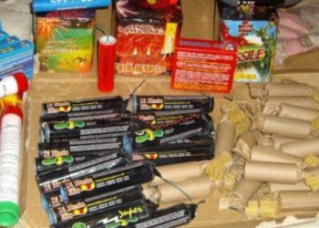 Avola. Trovato in possesso di fuochi illegali: denunciato dalla Polizia