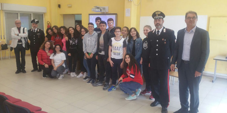 Avola, “Uniamoci contro le droghe”: i Carabinieri incontrano gli studenti dell’Istituto Majorana