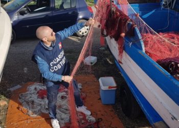 Avola, pescatore sportivo utilizza attrezzatura vietata: multa da 4 mila euro