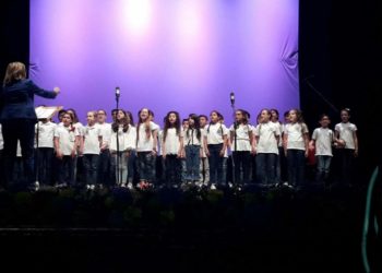 Avola, esibizione del coro del I Circolo didattico “E. De Amicis” al Teatro comunale di Noto