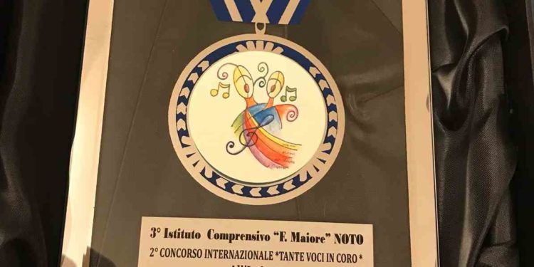 Avola, esibizione del coro del I Circolo didattico “E. De Amicis” al Teatro comunale di Noto