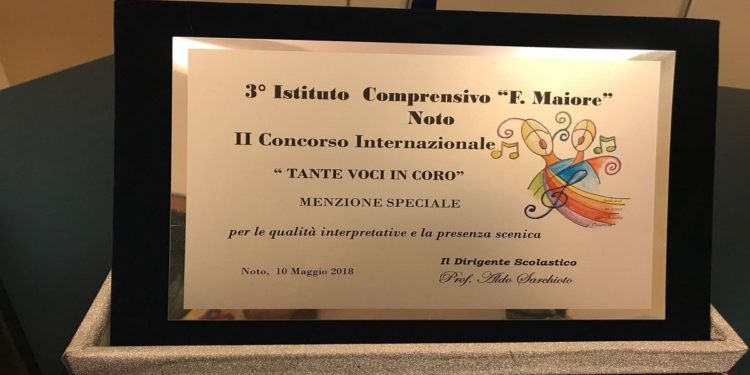 Avola, esibizione del coro del I Circolo didattico “E. De Amicis” al Teatro comunale di Noto