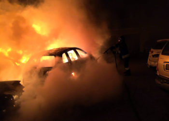 Avola, auto in fiamme nella notte in via Piave: indagini dei Carabinieri