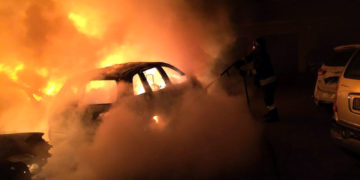 Avola, auto in fiamme nella notte in via Piave: indagini dei Carabinieri