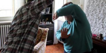 Avola, estorsioni e maltrattamenti verso la madre e la sorella: 22enne allontanato dalla casa familiare