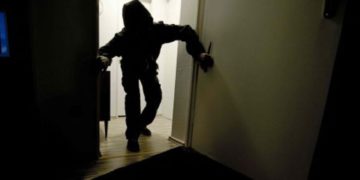 Avola, tenta un furto in un’abitazione ma viene arrestato dopo un inseguimento