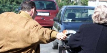 Avola, responsabile di uno scippo ai danni di un’anziana finisce dai domiciliari al carcere
