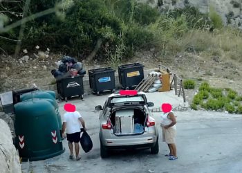 Avola. Abbandono rifiuti, “furbetti” beccati dalle telecamere. Elevate più di 100 multe