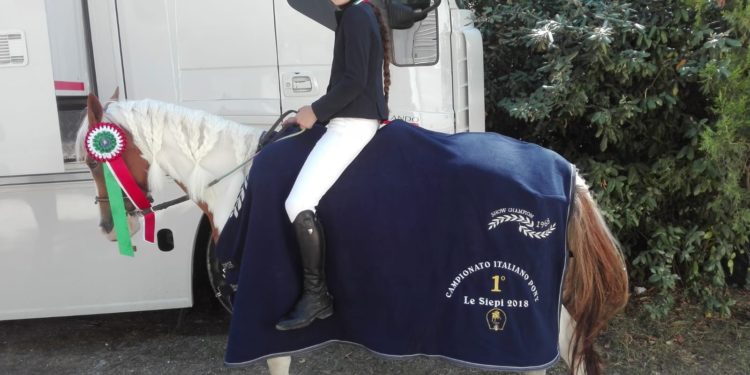 Avola, la giovanissima Santa Puglisi e la sua Zaira stravincono alle “Ponyadi”