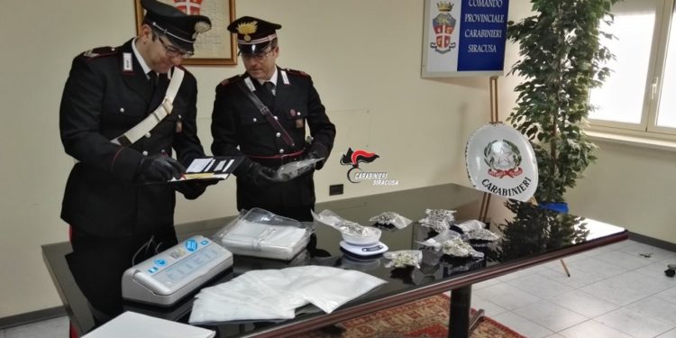 Avola. Trovato con 300 grammi di marijuana pronta per lo spaccio: arrestato un 34enne
