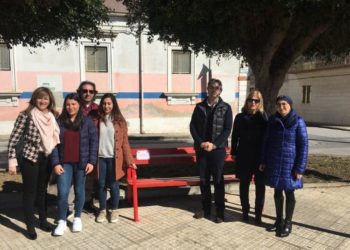 Avola, vandalizzata la panchina rossa in memoria di Loredana Lopiano