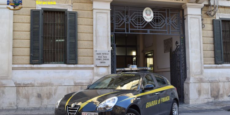 Avola. La Guardia di Finanza sequestra oltre 50 mila prodotti di Carnevale non sicuri