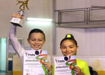 Avola. Campionati regionali danza latina, Li Gioi e Campisi conquistano il Palaghiaccio