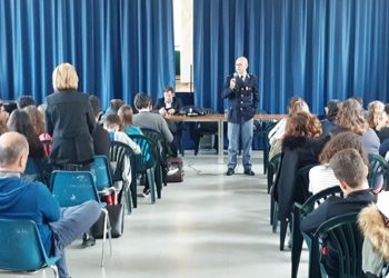 Avola. La Polizia di Stato incontra gli studenti dell’Istituto Comprensivo “Capuana”