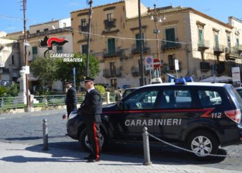 Avola. Maltratta la madre e tenta di dar fuoco alla casa: arrestato