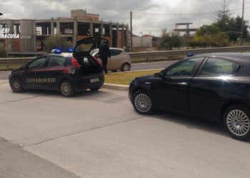 Avola. Evade dagli arresti domiciliari e passeggia per le vie della città: arrestato