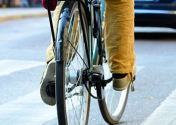 Avola. In bici sulla SP4, incitava a uscire di casa, il video sui social gli costa una denuncia