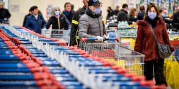 Coronavirus, attivati i buoni spesa per le famiglie in difficoltà: ecco come richiederli