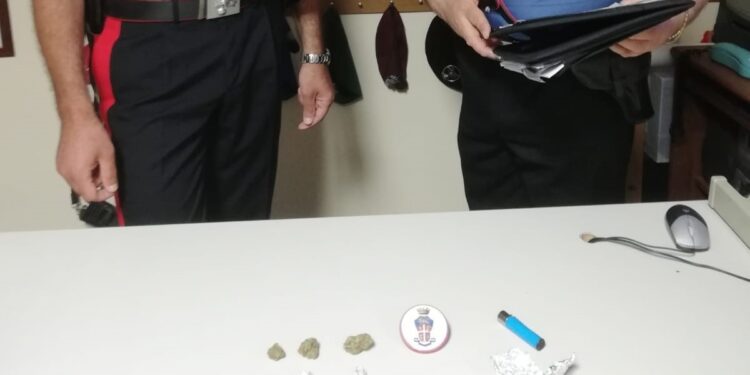 Avola. Donna agli arresti domiciliari trovata in possesso di droga: arrestata