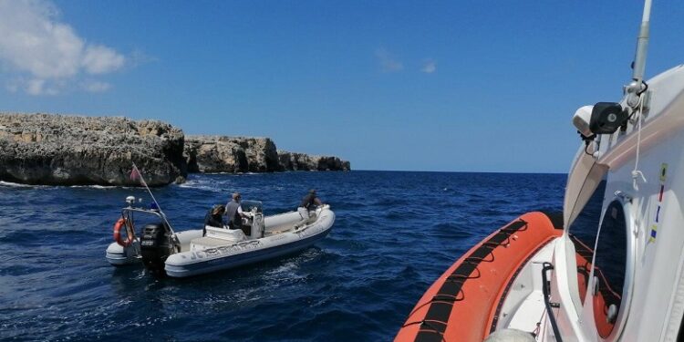 Tragedia nel mare di Avola: uomo muore annegato