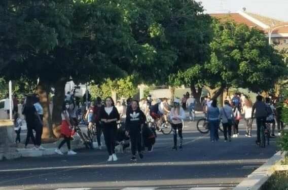Avola, liberi tutti alla pista ciclabile: assembramenti e senza mascherine