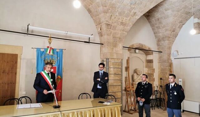 Avola. Salvarono un uomo durante in incendio: attestato di riconoscenza per due agenti