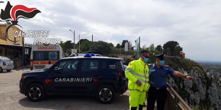 Avola, giovane accusa un malore a Cavagrande, soccorso dai Carabinieri