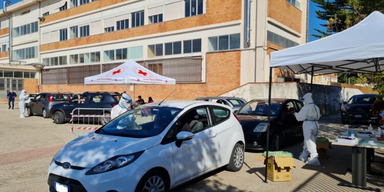 Screening Covid-19 sulla popolazione scolastica, ad Avola su 688 tamponi rapidi: due positivi