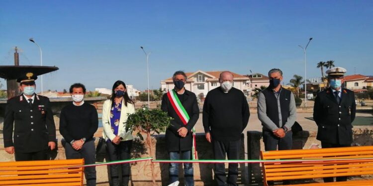 Avola, inaugurate due panchine gialle per lo sport e contro il bullismo e il cyberbullismo