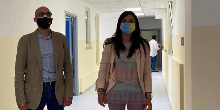 Avola. Rossana Cannata: “Nuova struttura per consentire l’ampliamento dei posti letto in terapia intensiva”